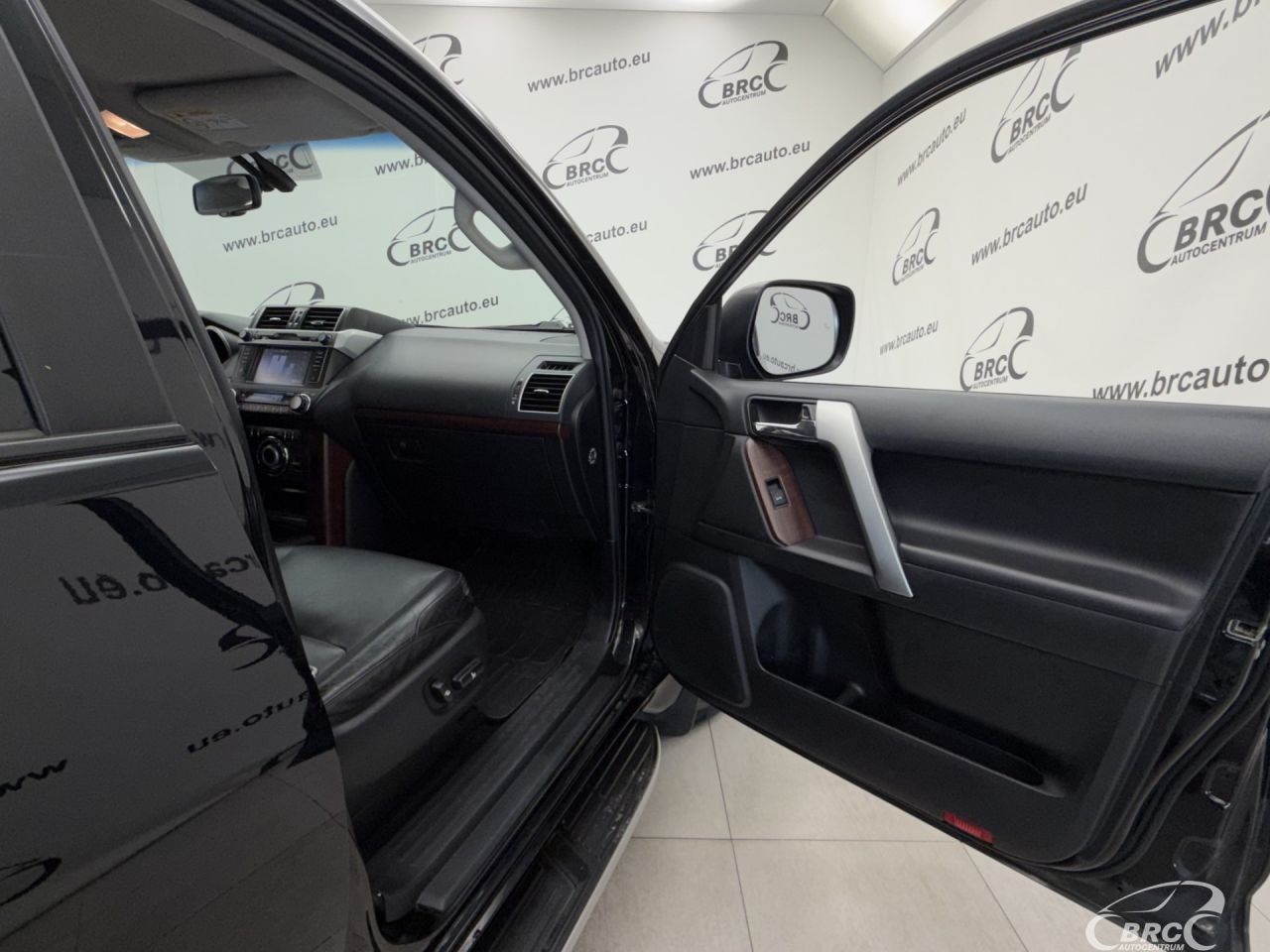 Toyota Land Cruiser | 7