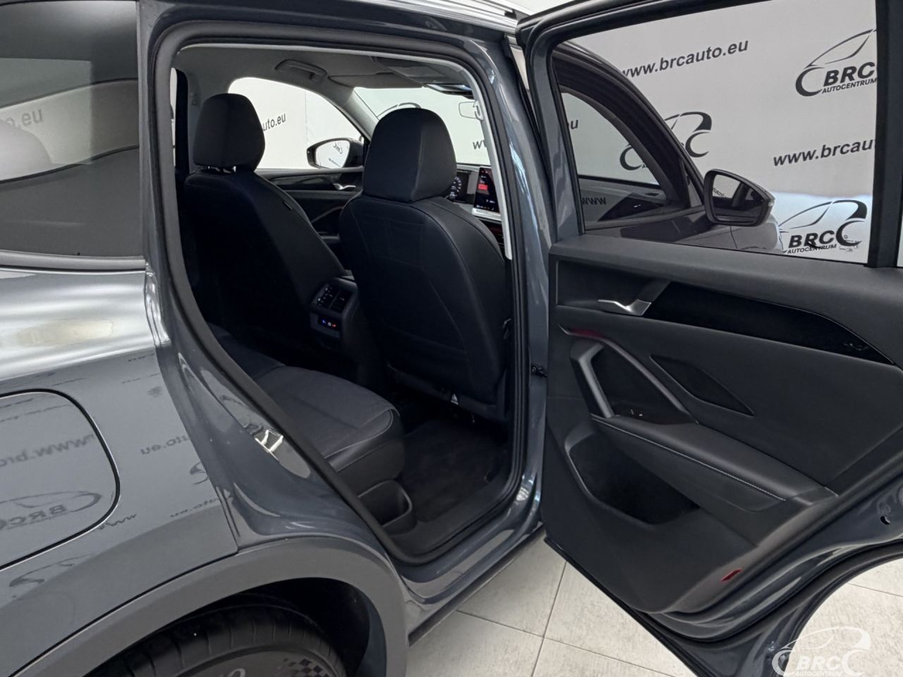 Volkswagen Tiguan | 12