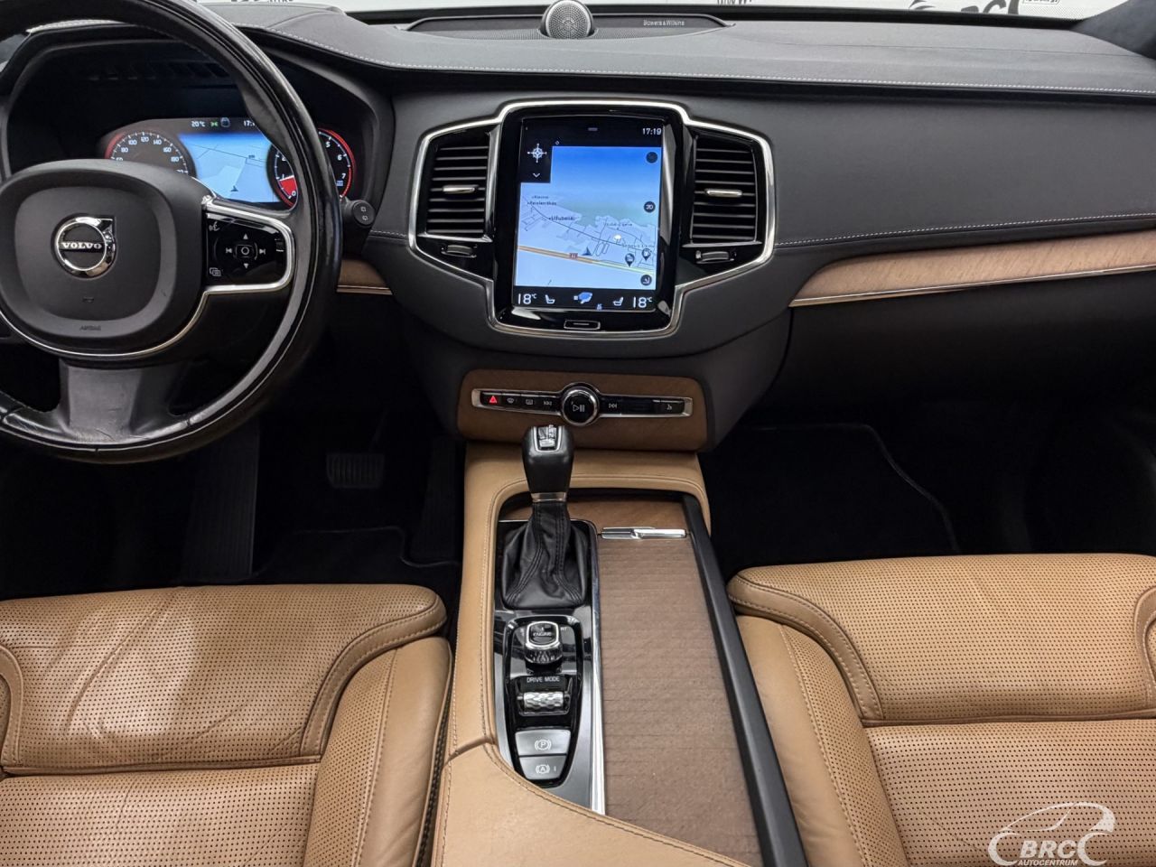 Volvo XC90 | 17