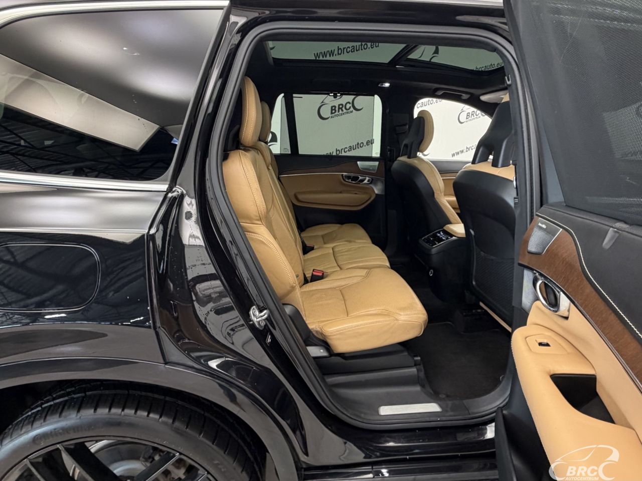 Volvo XC90 | 10