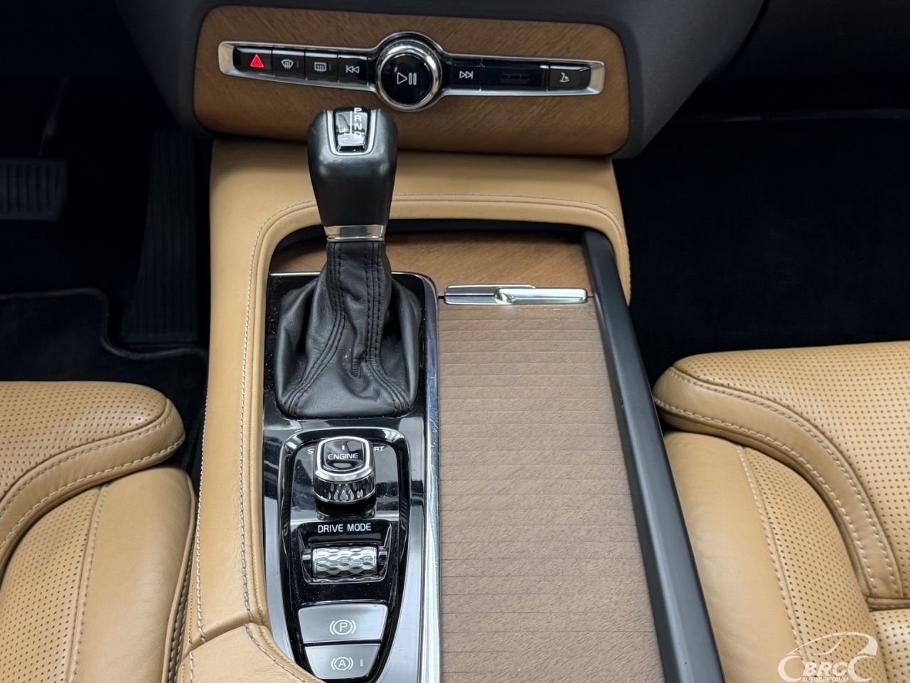 Volvo XC90 | 18