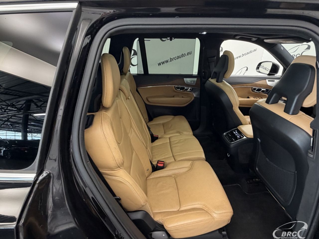 Volvo XC90 | 10