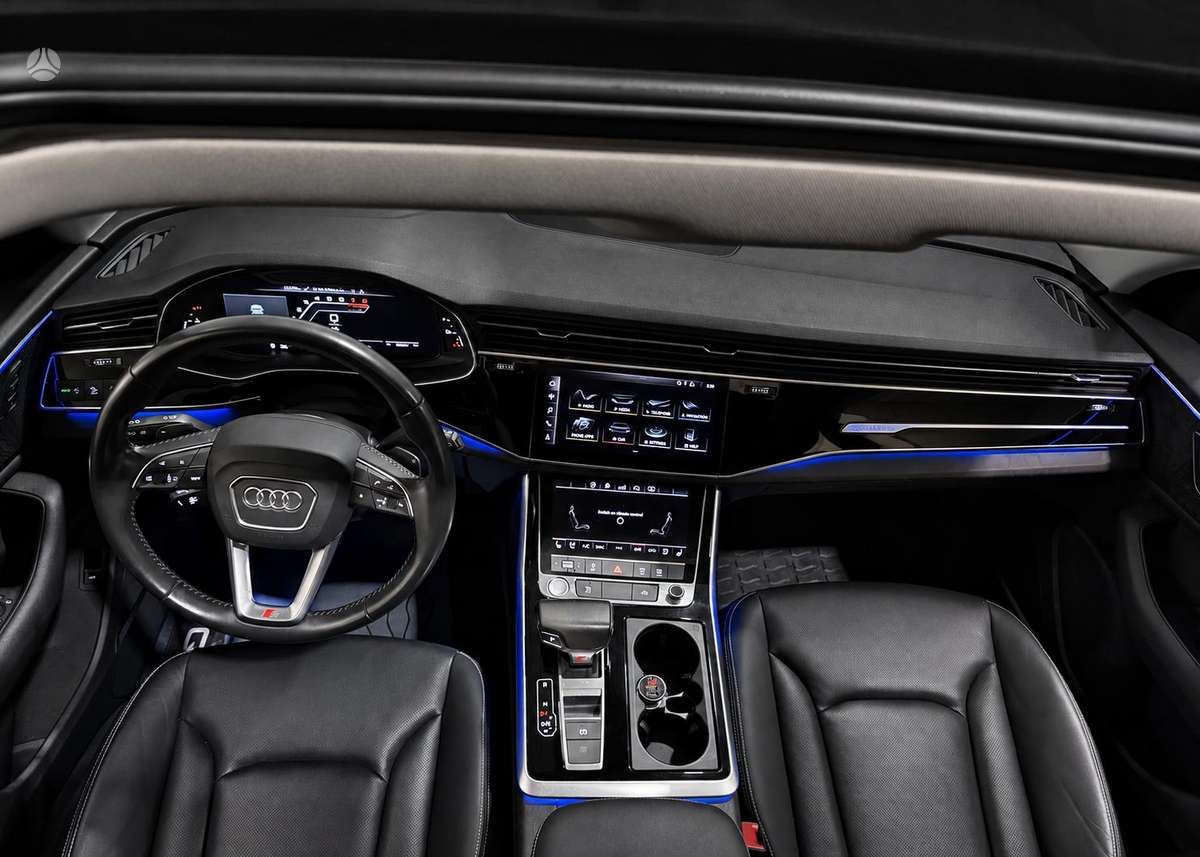 Audi Q8 | 8