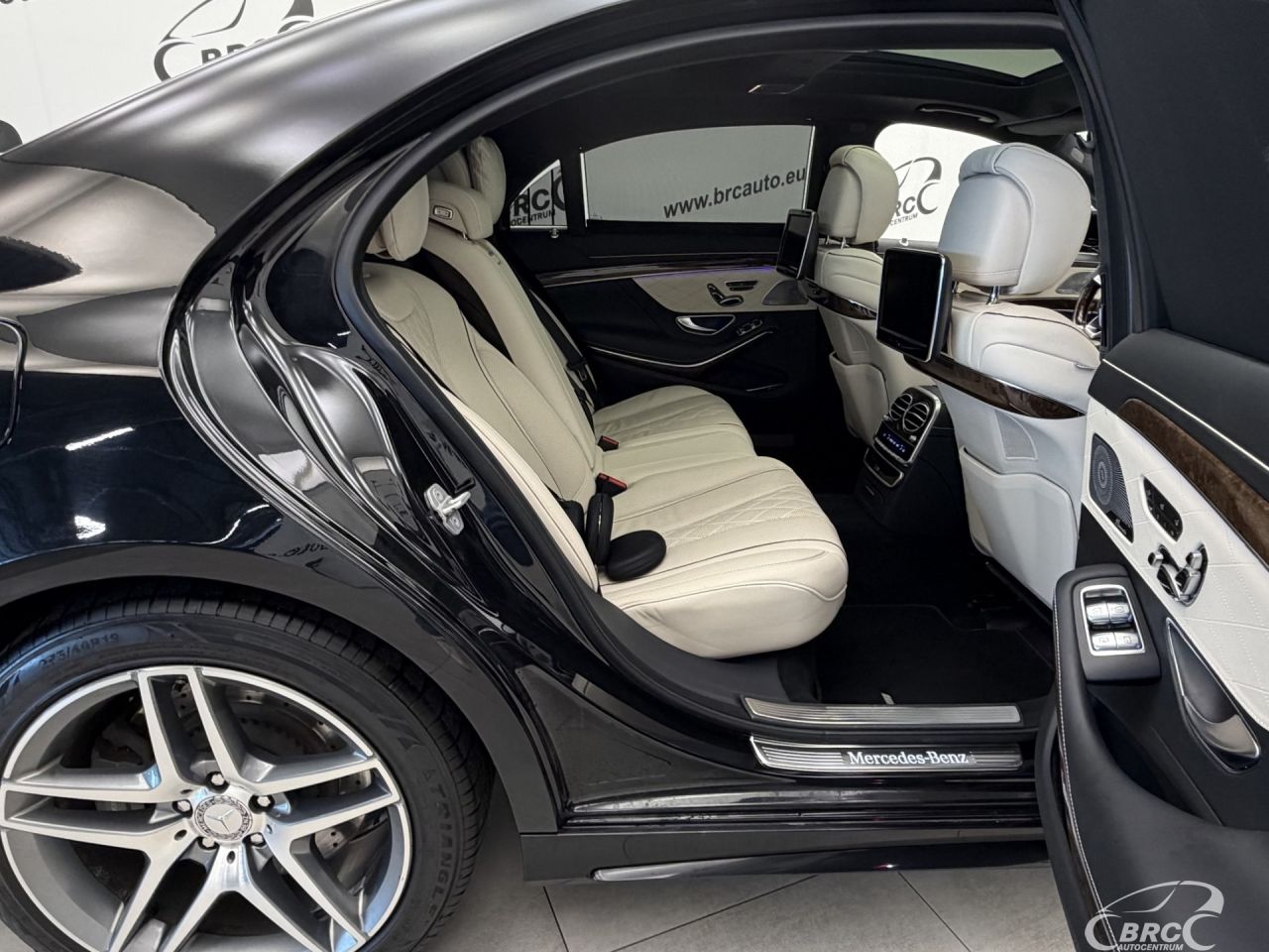 Mercedes-Benz S500 | 10