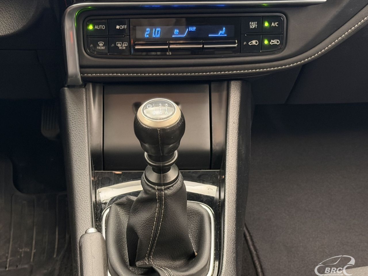 Toyota Auris | 15