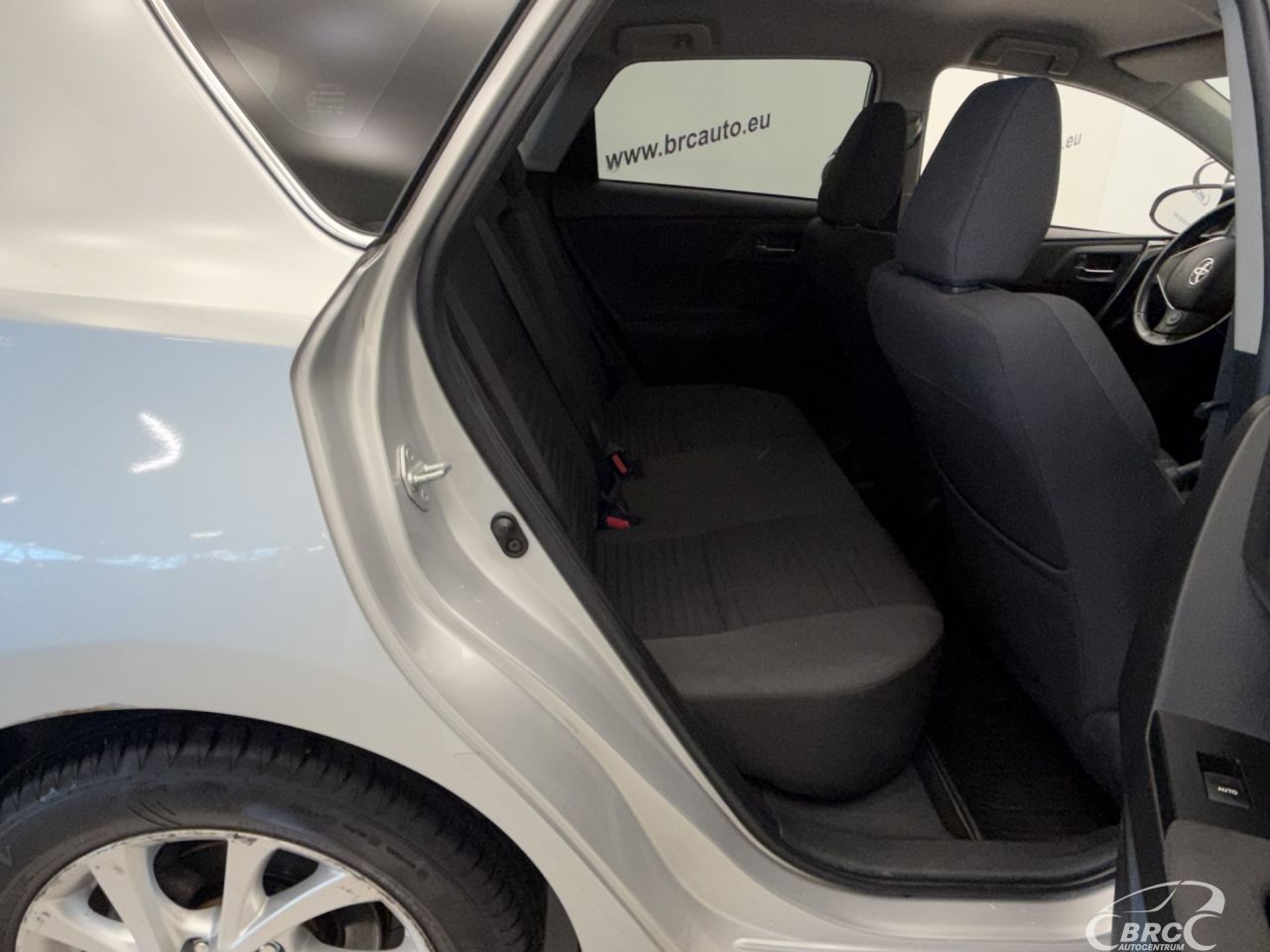 Toyota Auris | 8