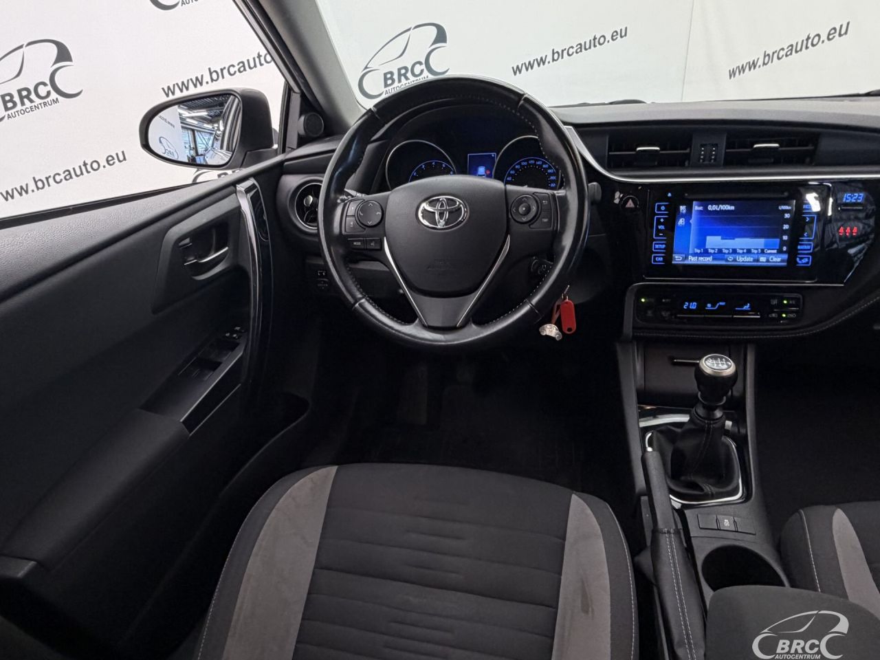 Toyota Auris | 13