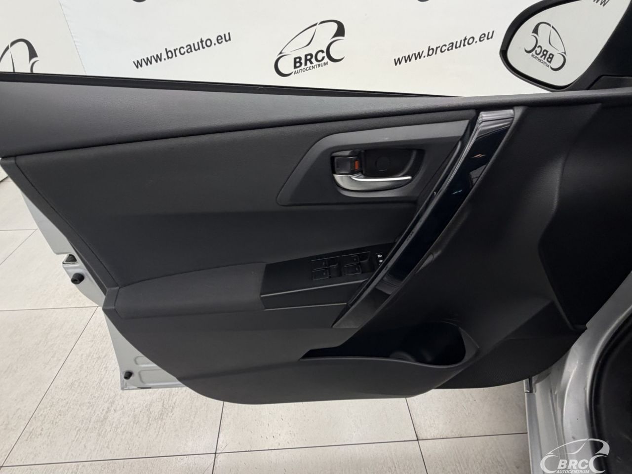 Toyota Auris | 18