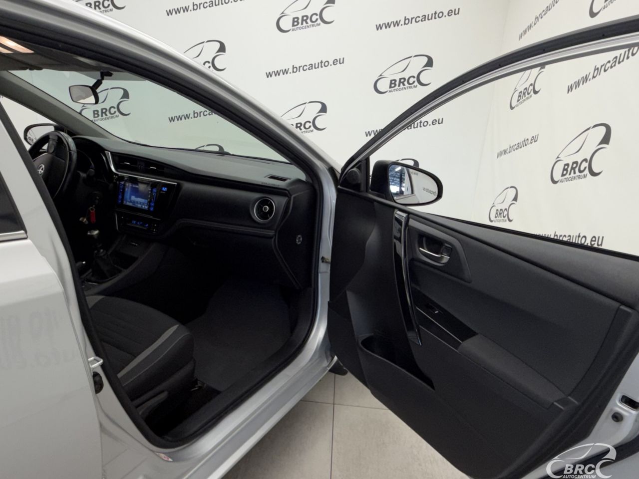 Toyota Auris | 7