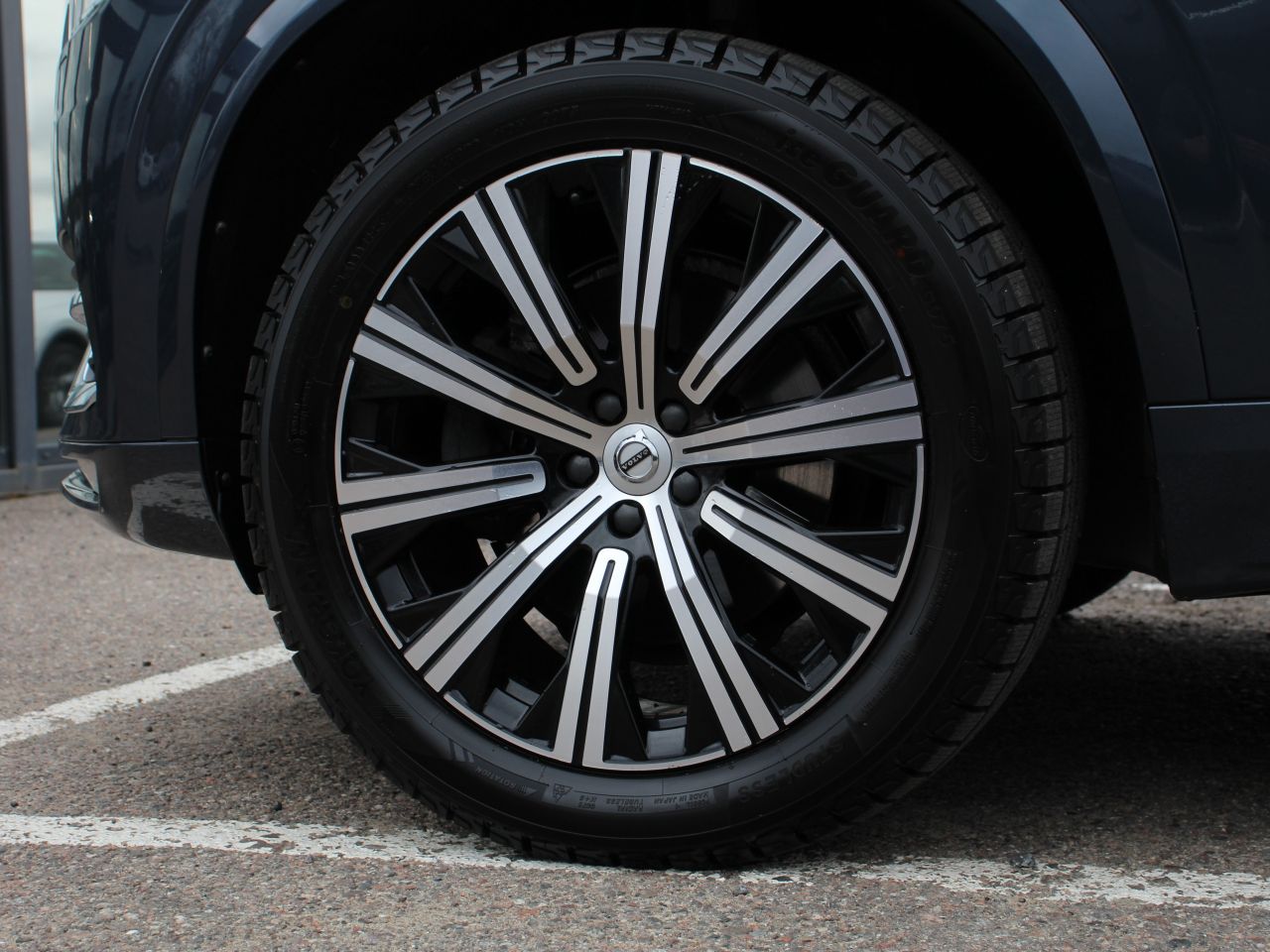 Volvo XC90 | 24