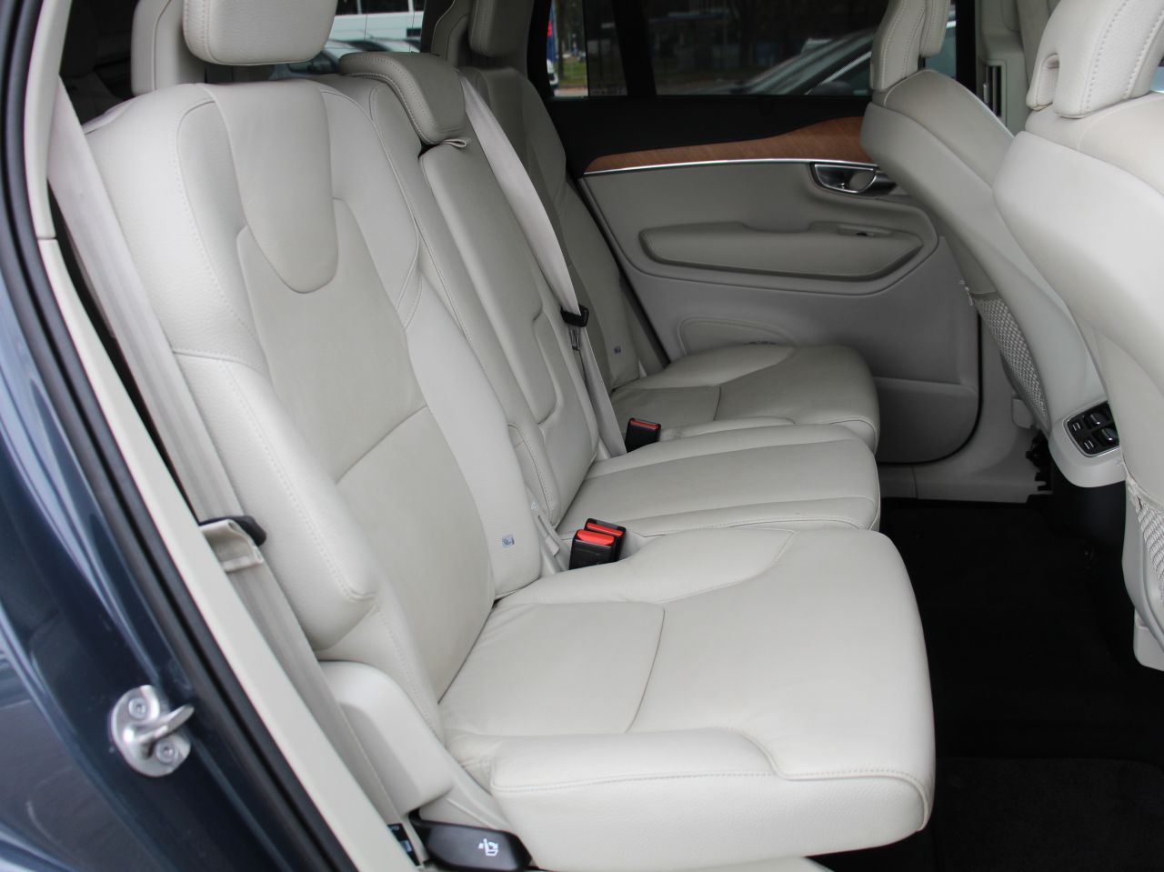 Volvo XC90 | 16