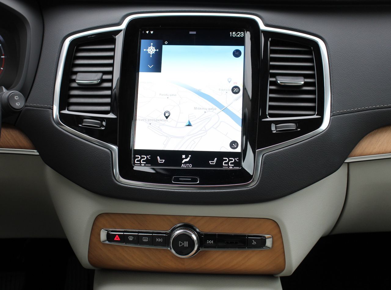 Volvo XC90 | 8