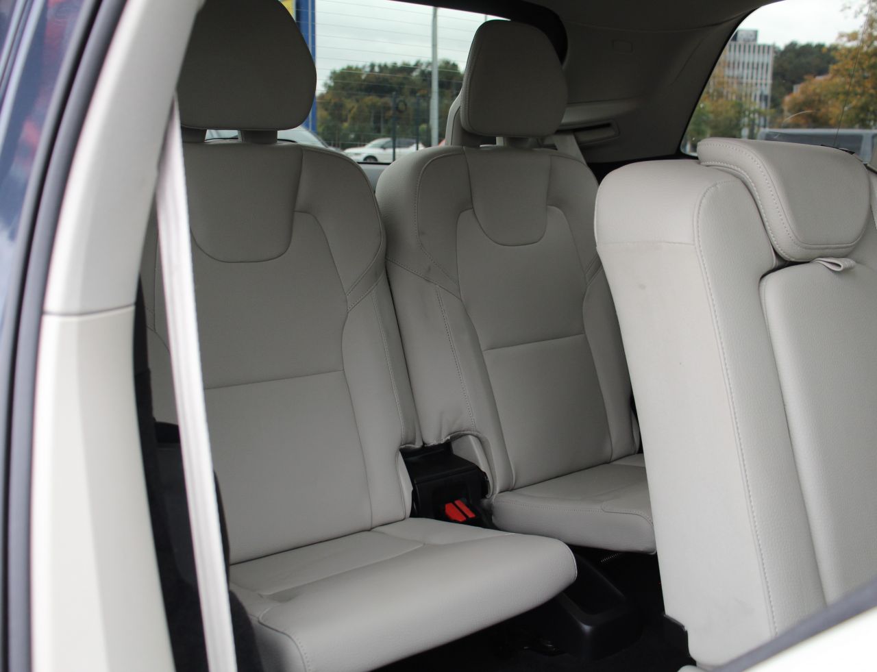 Volvo XC90 | 18