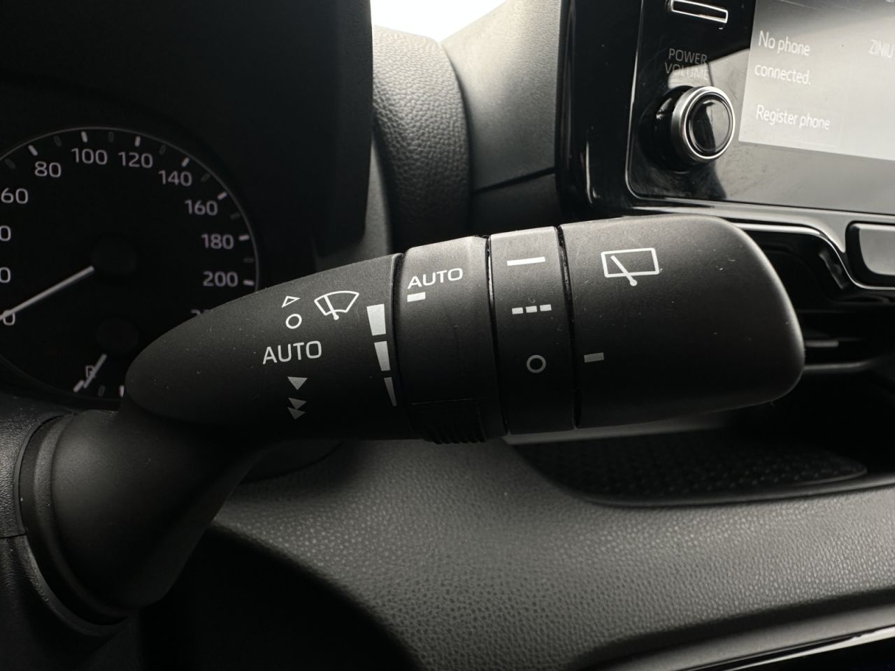 Toyota Yaris | 12