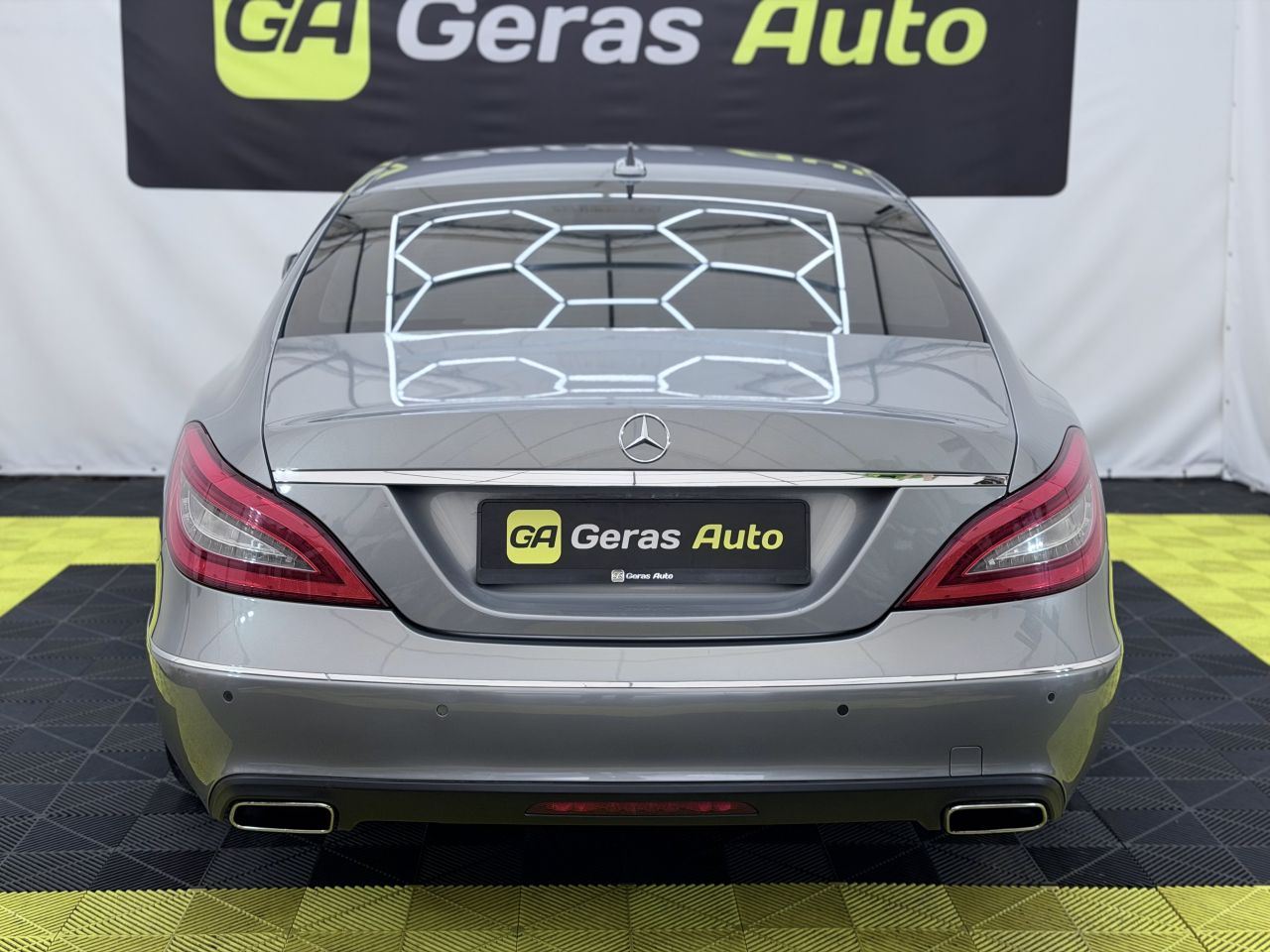Mercedes-Benz CLS350 | 4