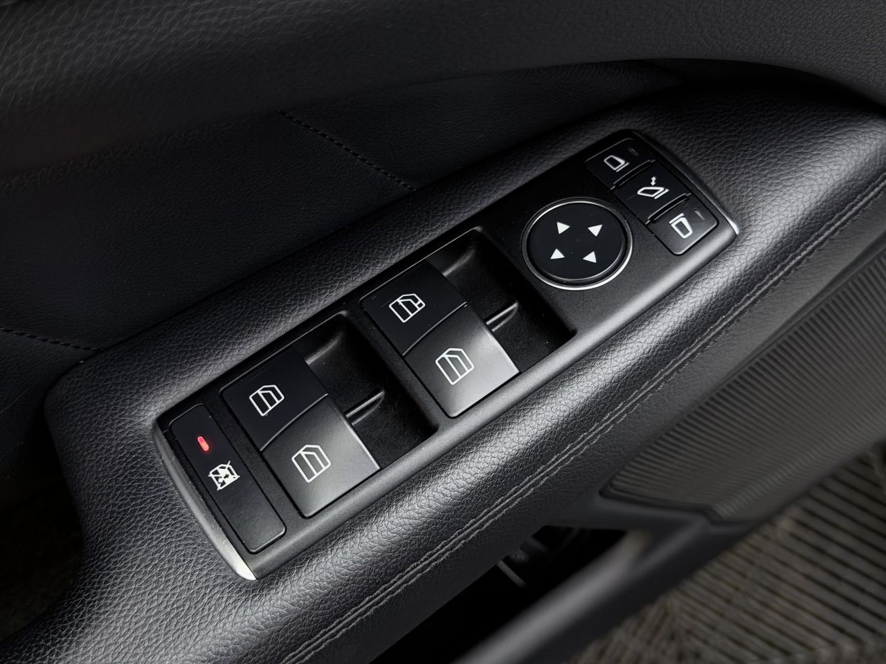 Mercedes-Benz CLS350 | 18