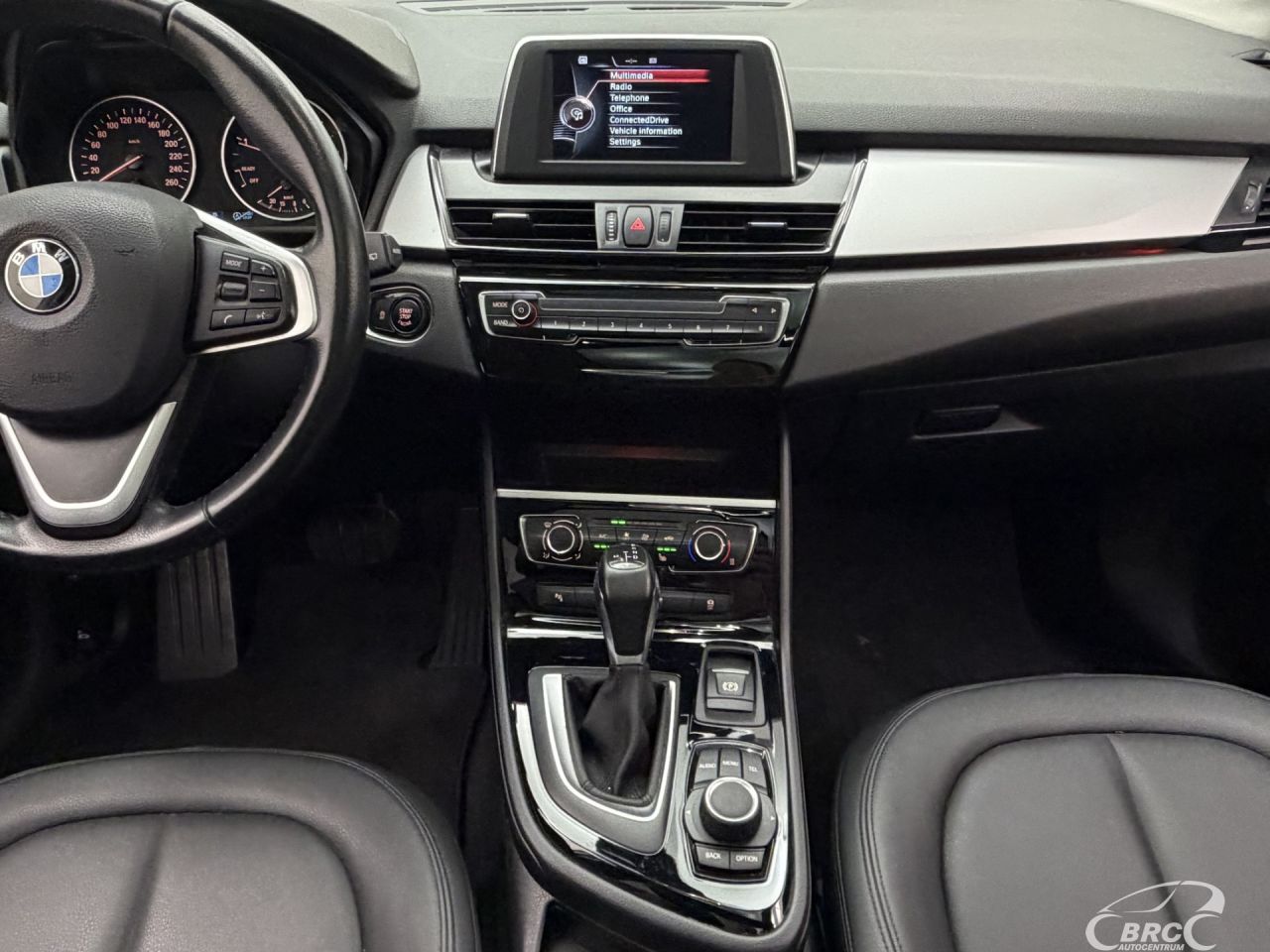 BMW 218 | 13