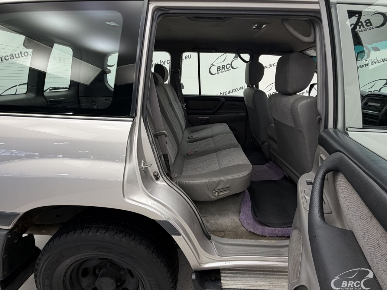 Toyota Land Cruiser | 8