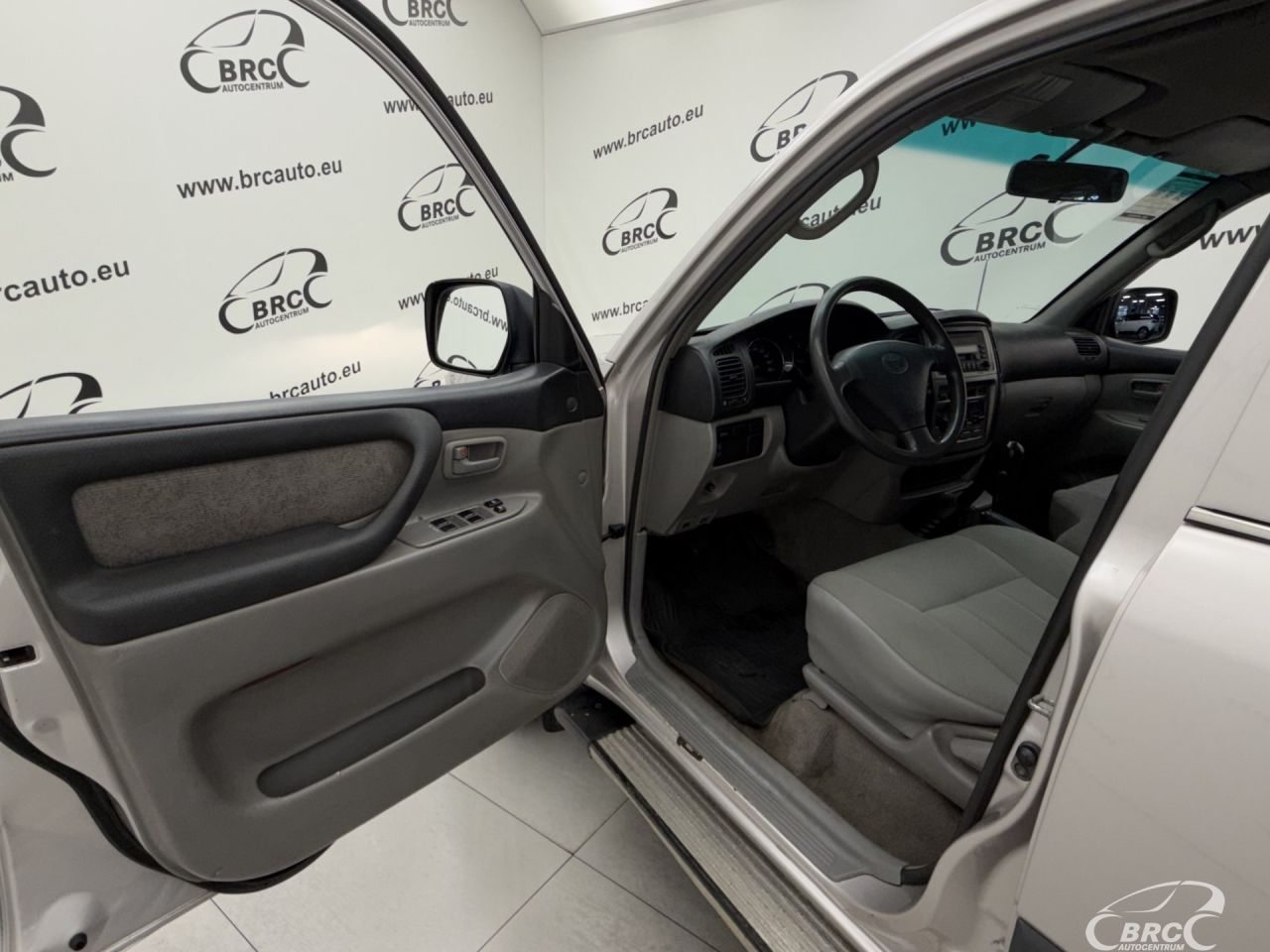 Toyota Land Cruiser | 17