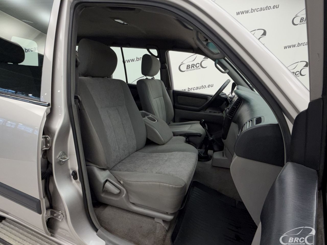 Toyota Land Cruiser | 6