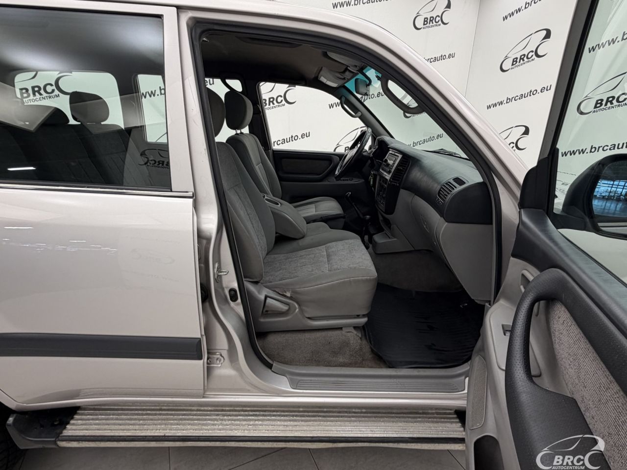 Toyota Land Cruiser | 3