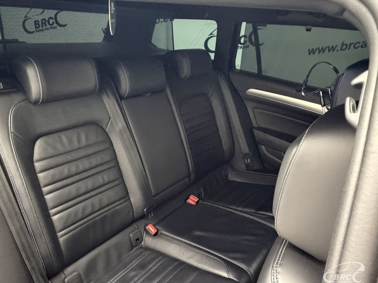 Volkswagen Passat | 12
