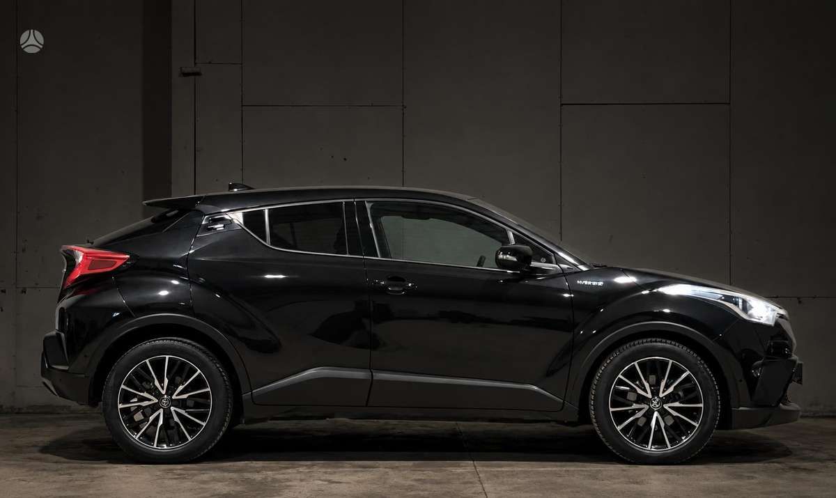 Toyota C-HR | 3