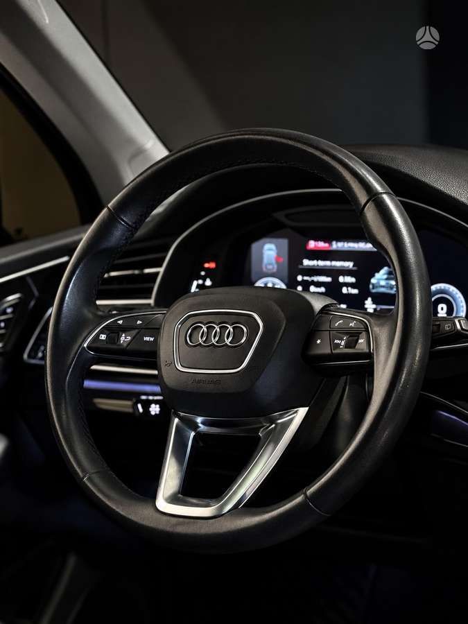 Audi Q7 | 6