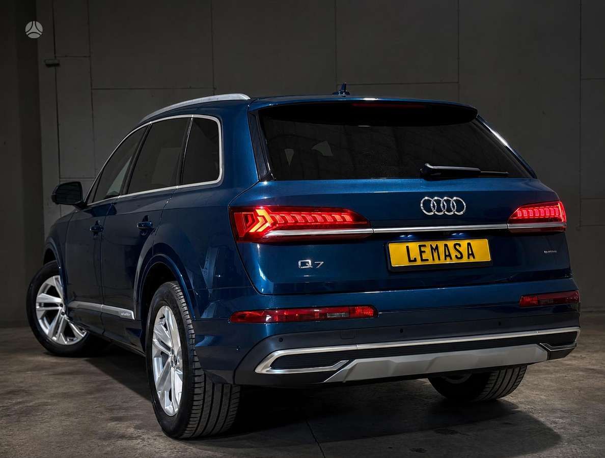 Audi Q7 | 3