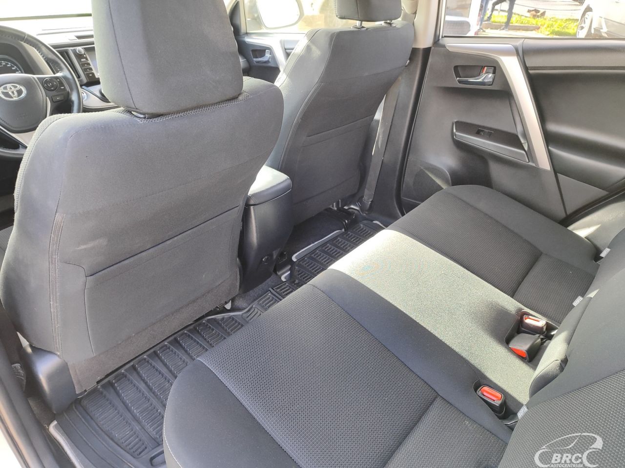 Toyota RAV4 | 16