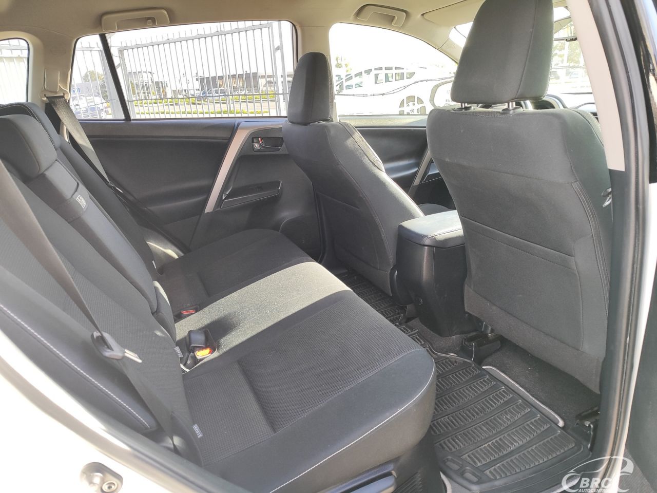 Toyota RAV4 | 9