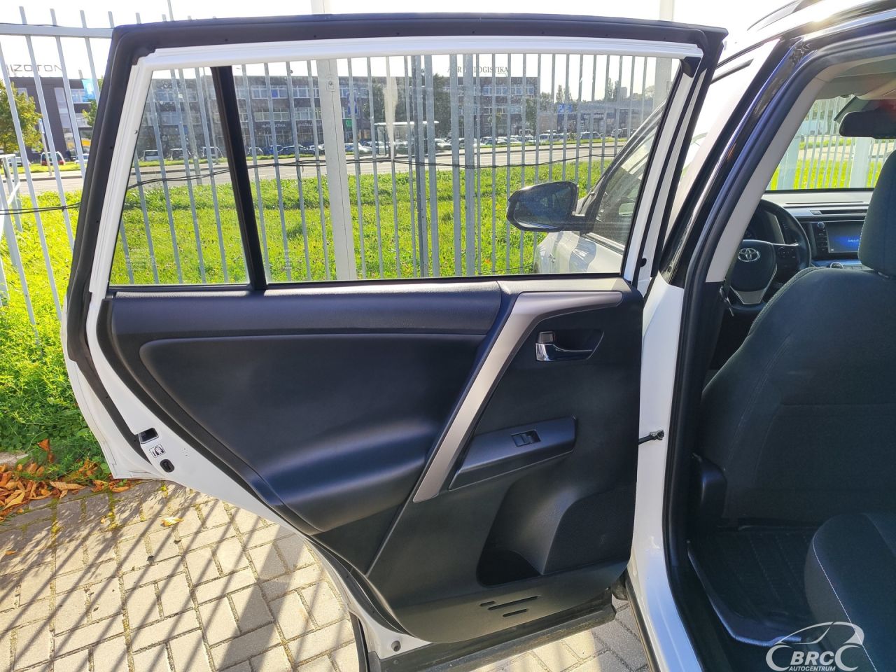 Toyota RAV4 | 14