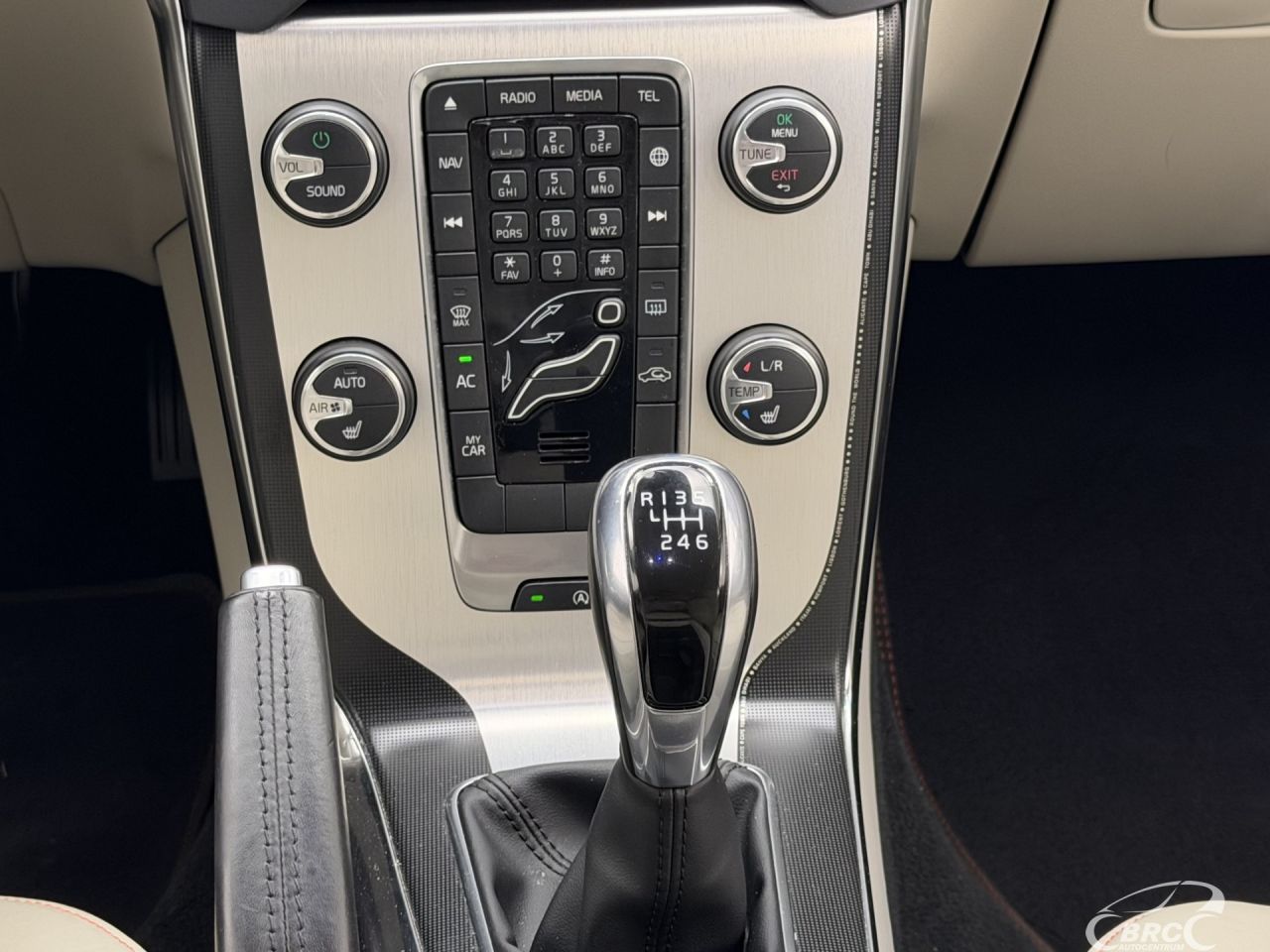 Volvo V40 | 17