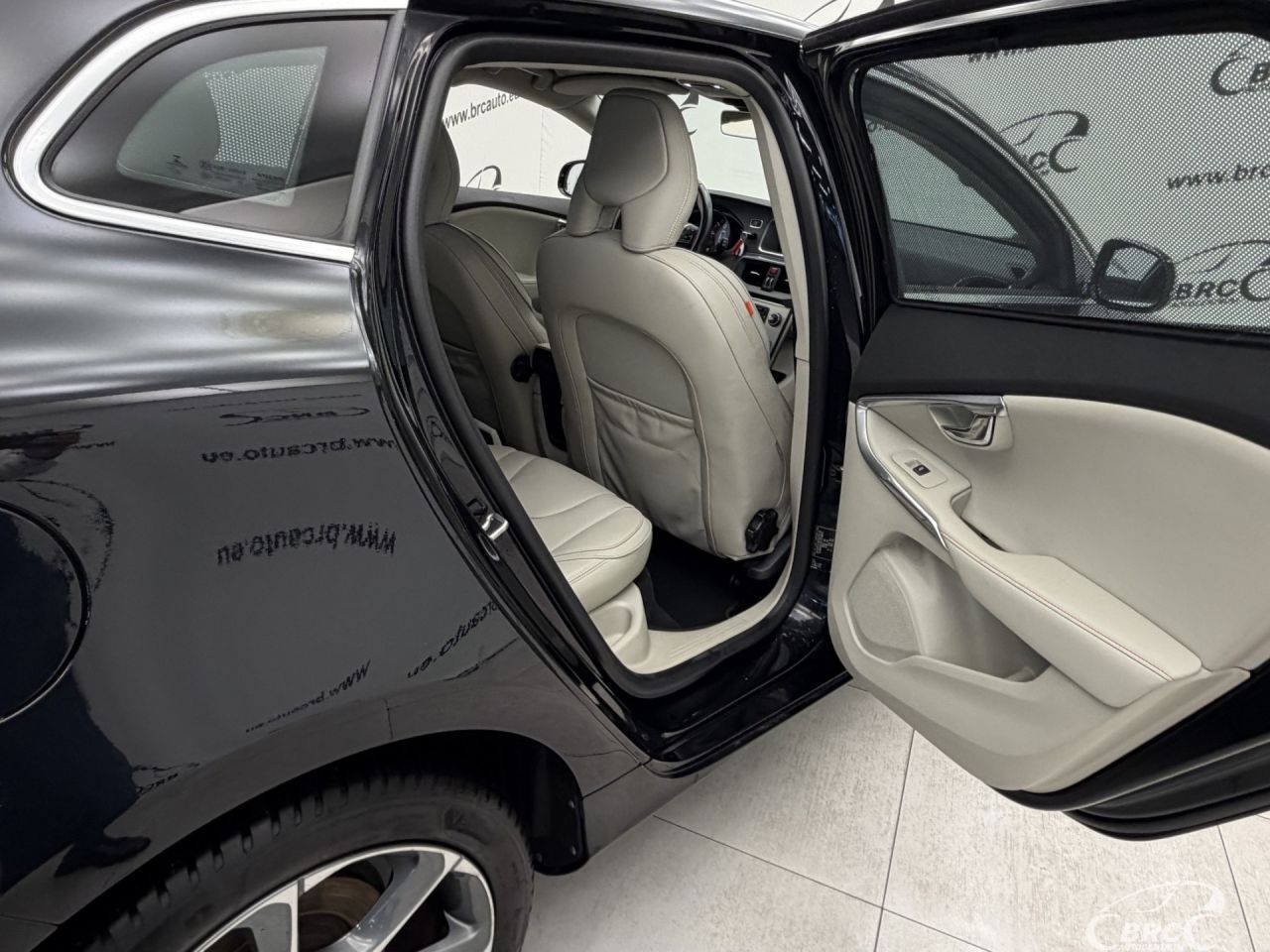 Volvo V40 | 13