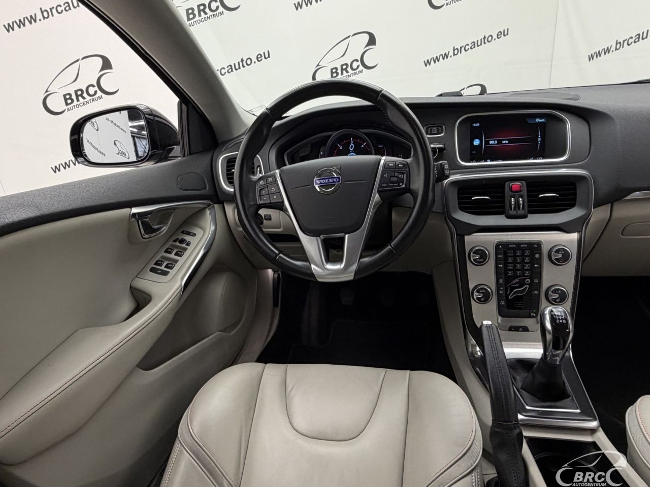 Volvo V40 | 14