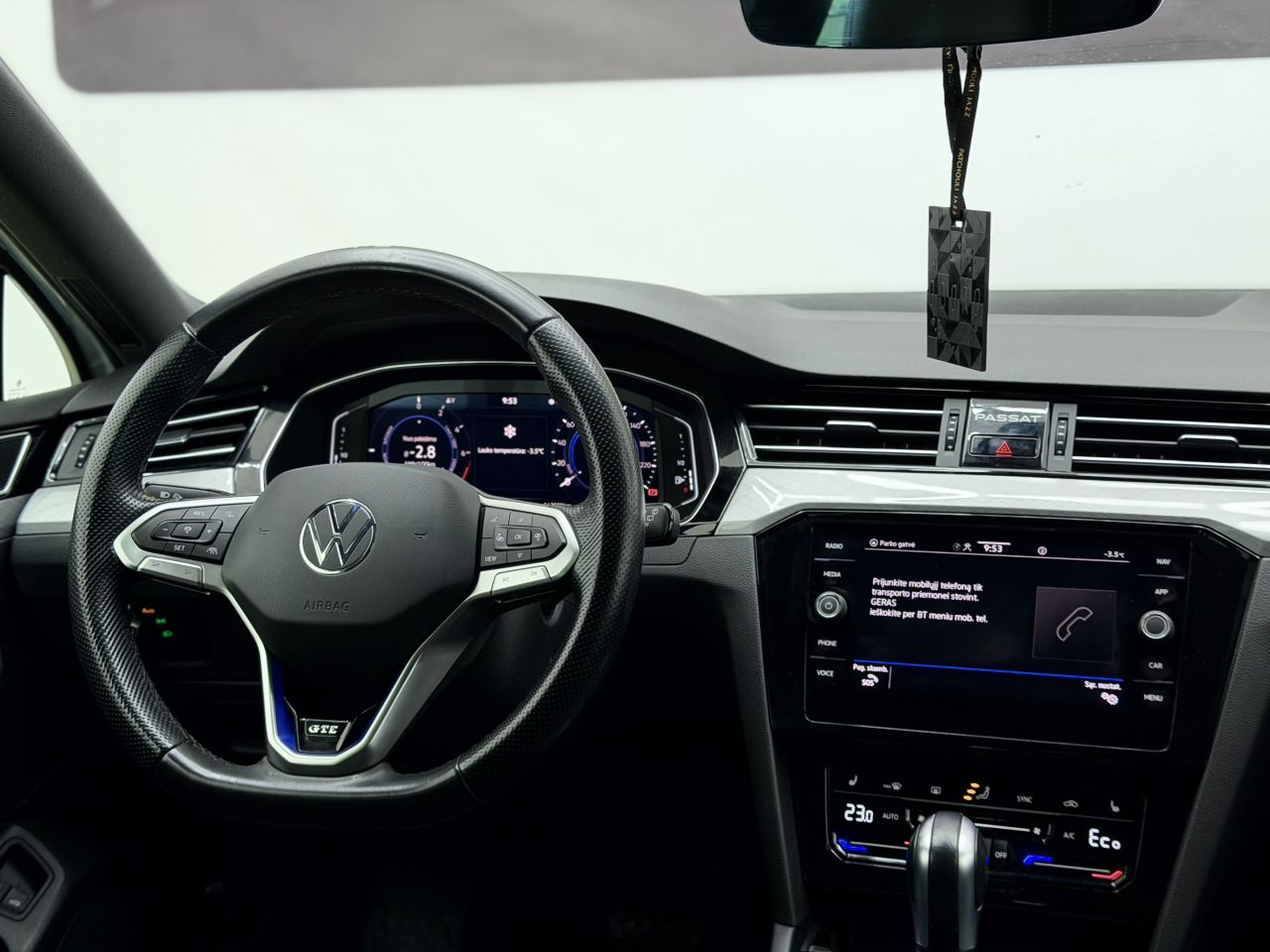 Volkswagen Passat | 15
