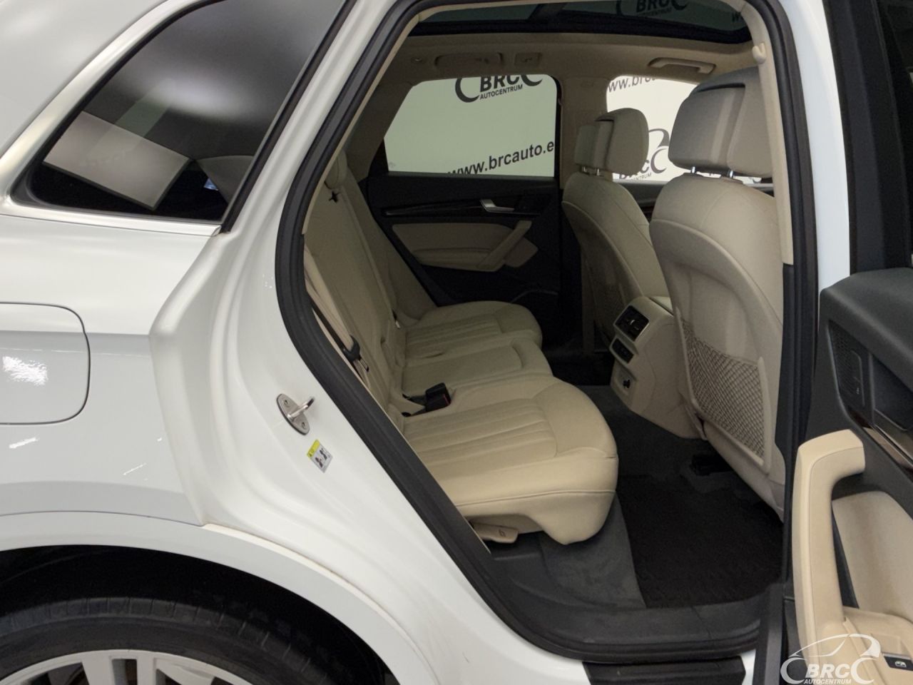 Audi Q5 | 10