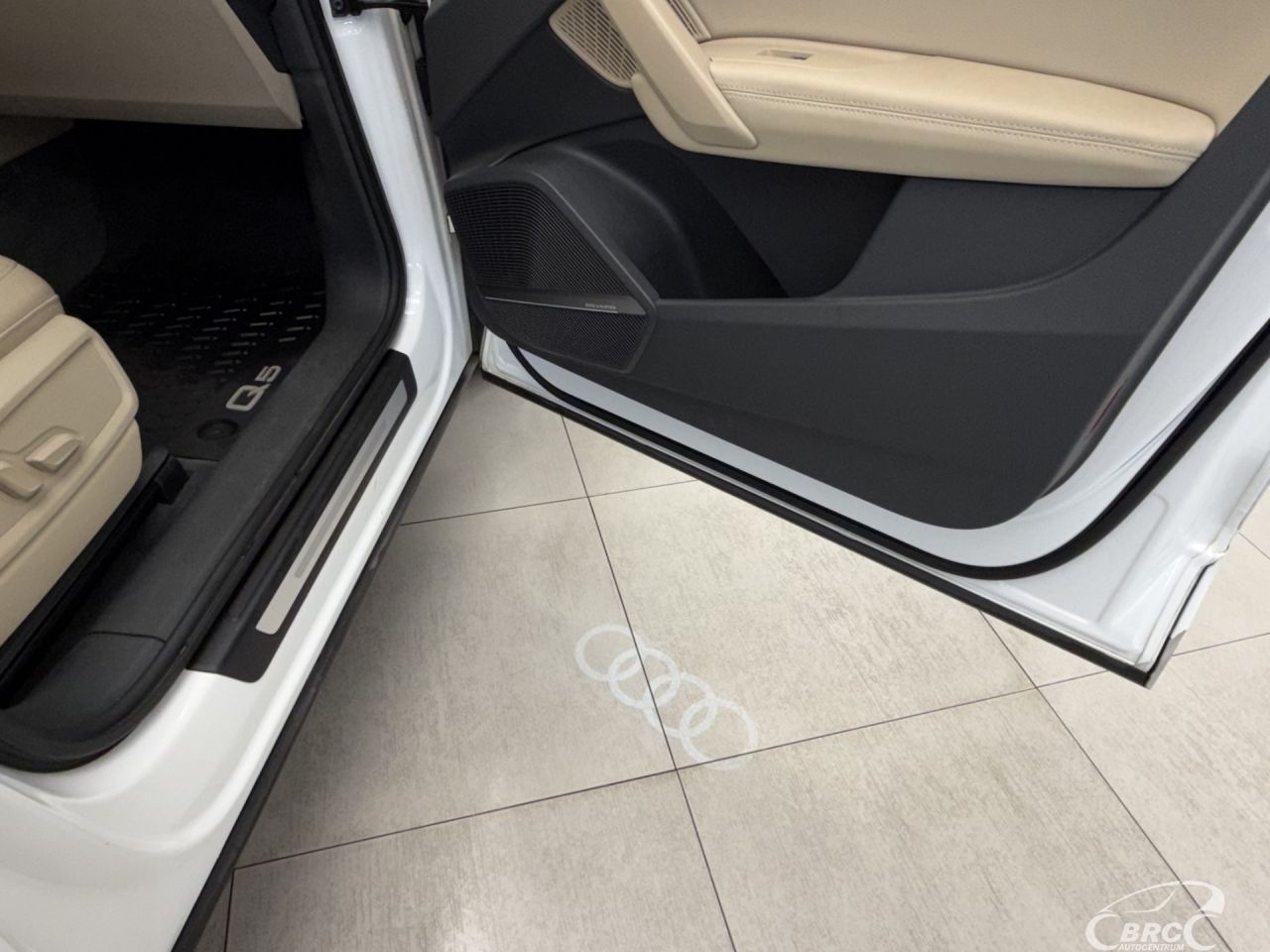 Audi Q5 | 8