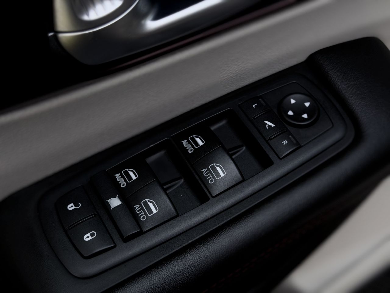 Chrysler Pacifica | 24