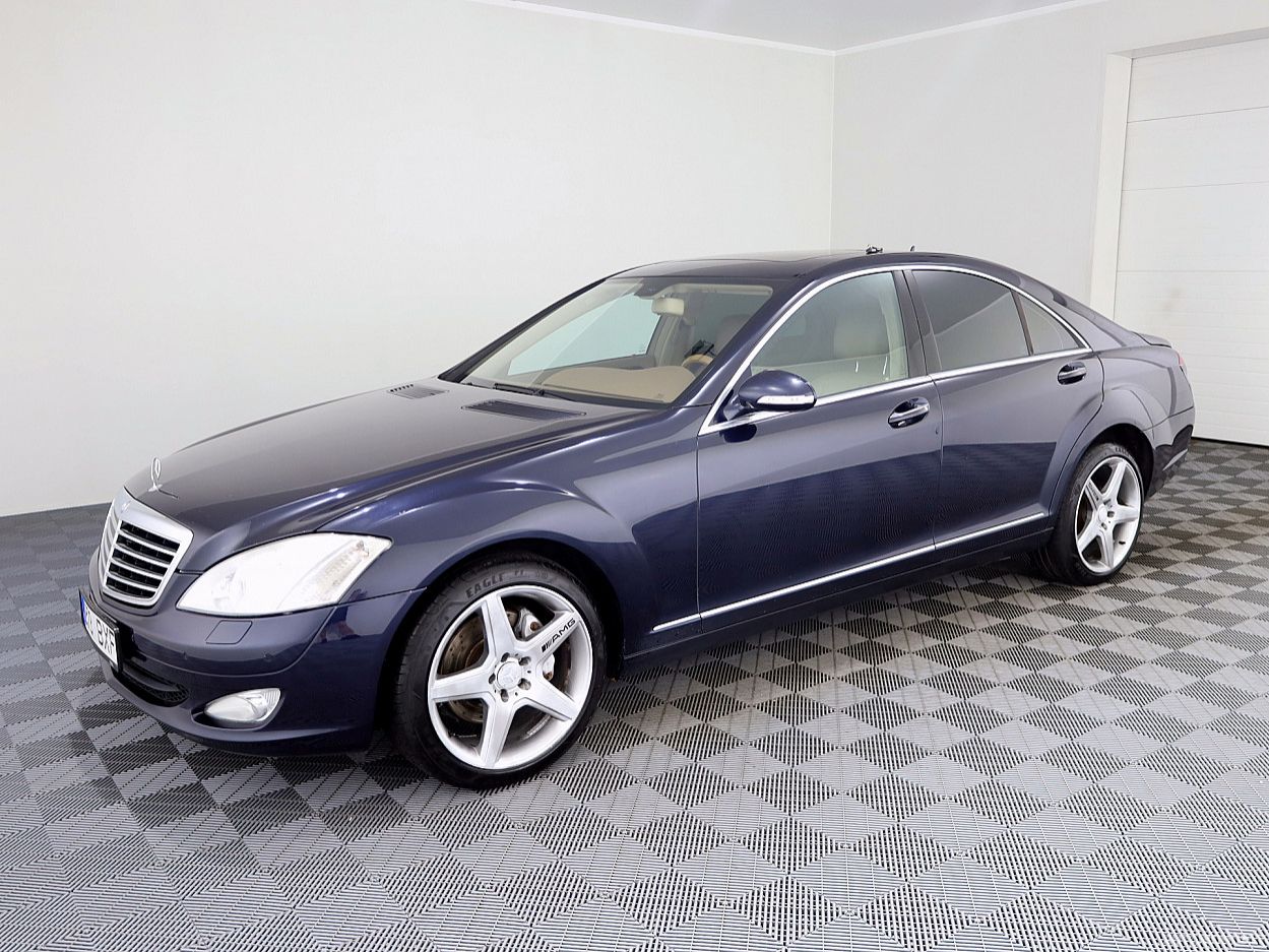 Mercedes-Benz | 1