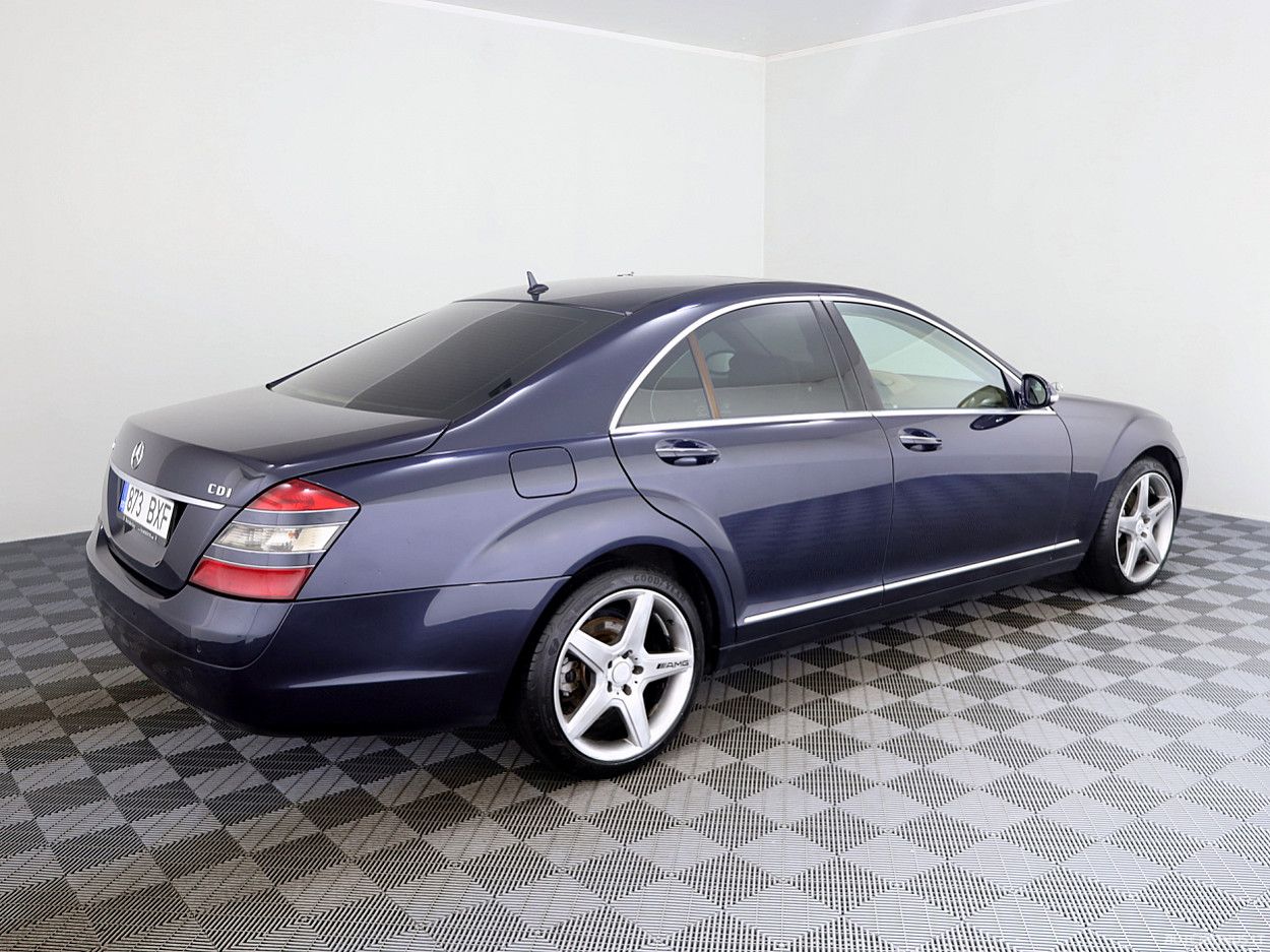 Mercedes-Benz | 2