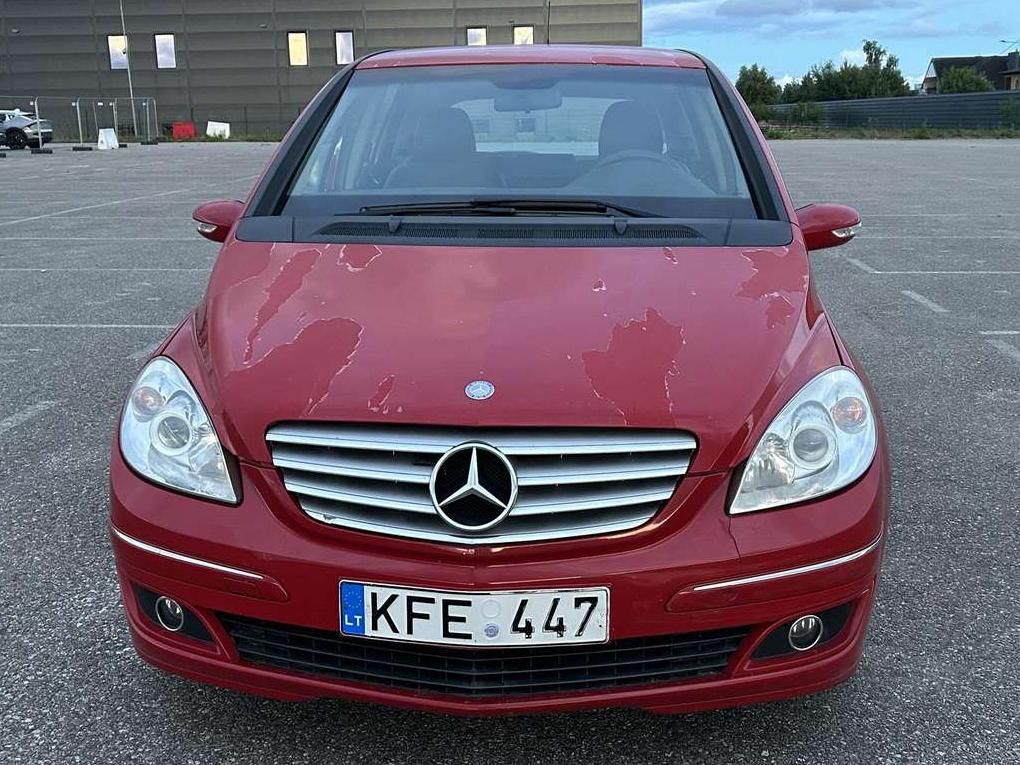 Mercedes-Benz B200 | 1