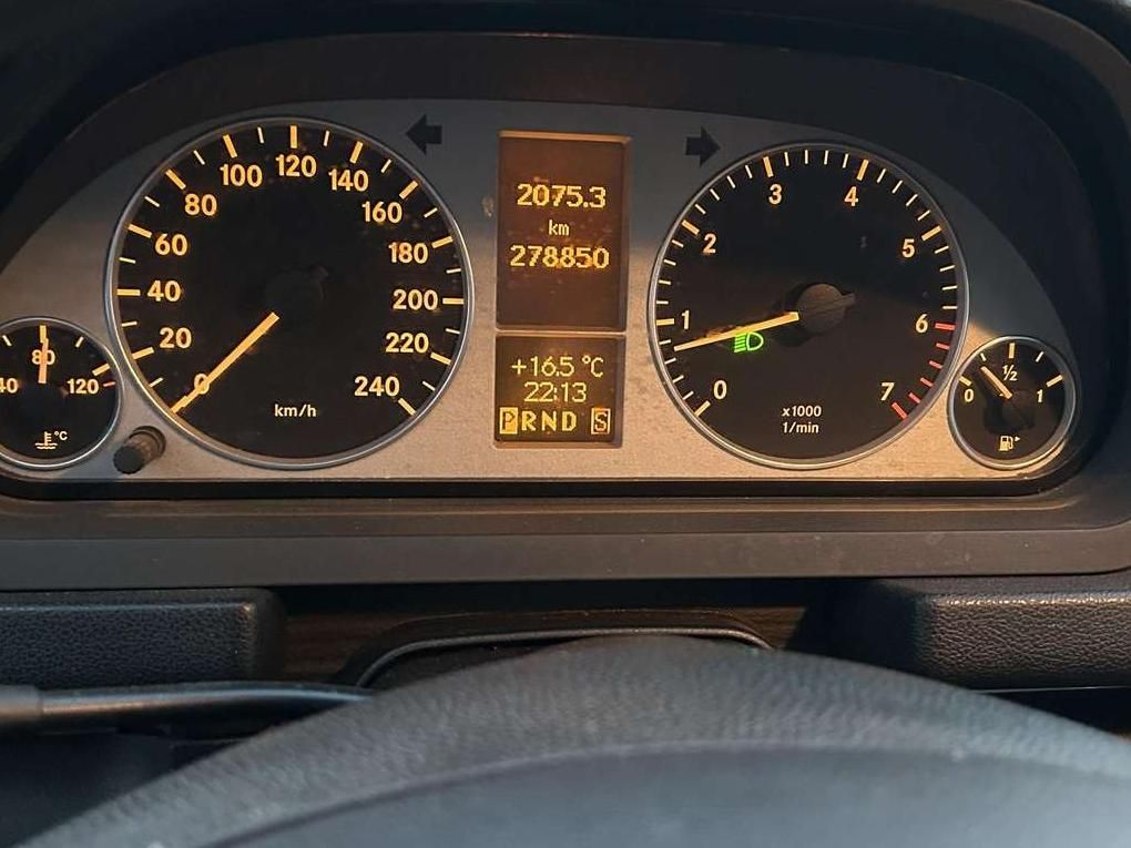 Mercedes-Benz B200 | 26
