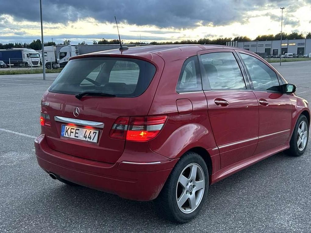 Mercedes-Benz B200 | 17