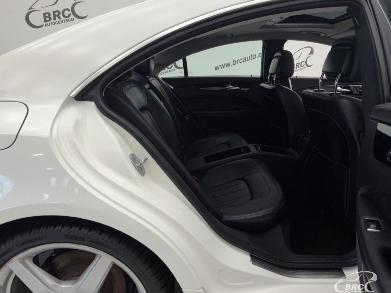 Mercedes-Benz CLS350 | 9