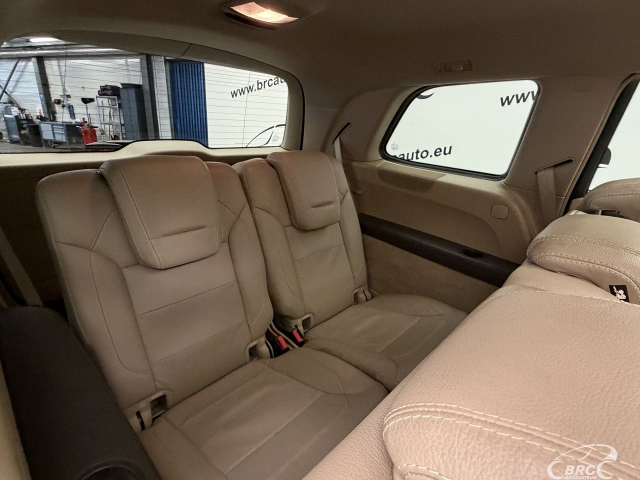 Mercedes-Benz GL350 | 12