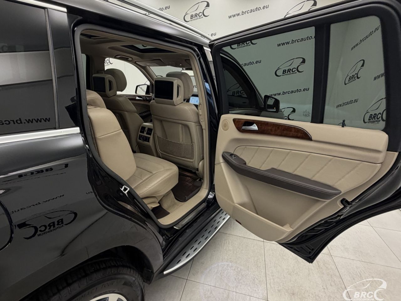 Mercedes-Benz GL350 | 15
