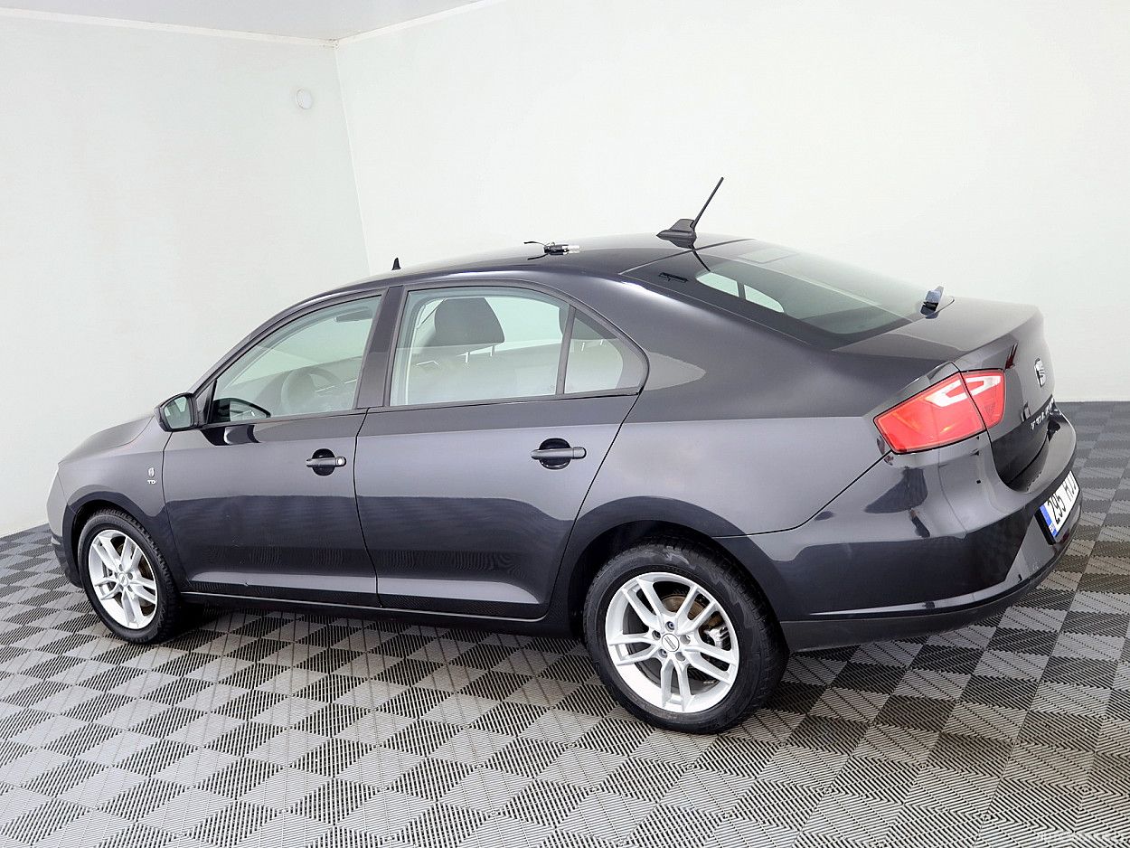 Seat | 3