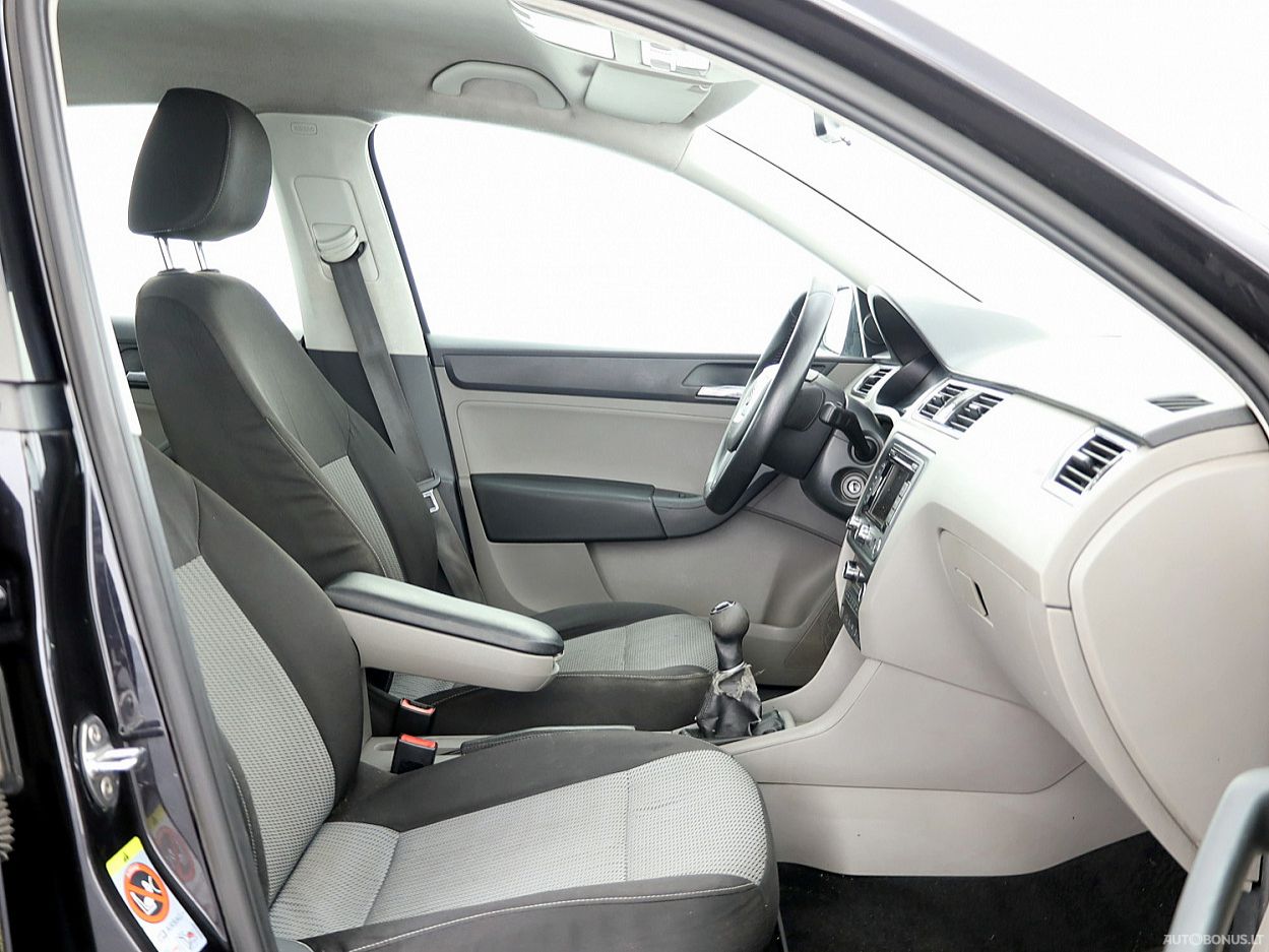 Seat | 5