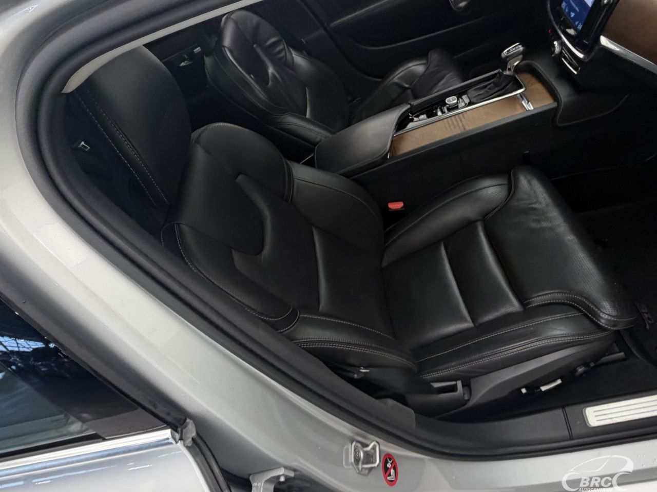 Volvo S90 | 4